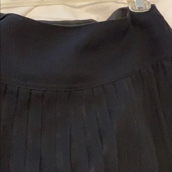 WHBM pleated skirt black - Picture 4 of 9
